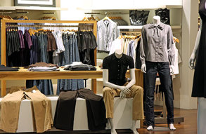 Курс на экономию. Где дешевле покупать одежду и обувь?