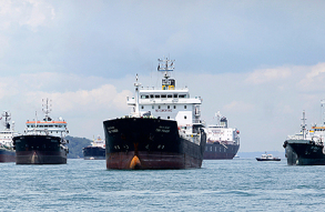 СМИ сообщили о затоваривании танкеров близ Роттердама