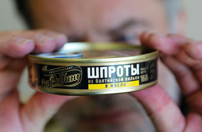 Россиян обезопасят от сырков с плесенью и протухших шпрот