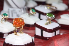 Открылась ювелирная выставка «Лучшие украшения России»