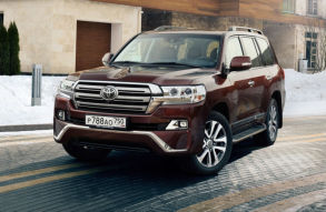 Toyota Land Cruiser 200 Executive стал круче Lexus LX