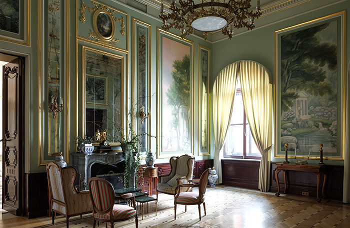 Особняк Мясникова на ул. Восстания, 45 в Санкт-Петербурге.