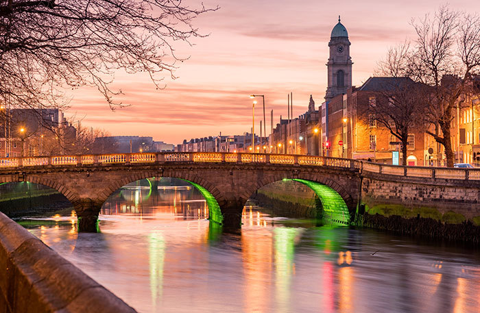 https://cdn.bfm.ru/gallery/width700/2019/04/22/ireland.jpg