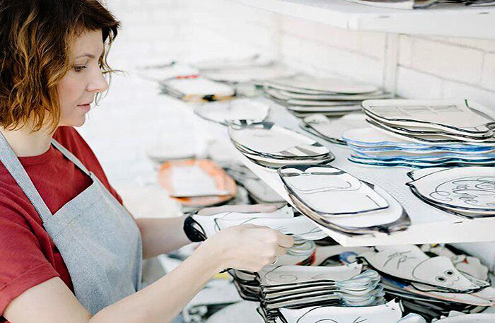 Как зарабатывать 300 тысяч рублей, создавая посуду из керамики у себя дома
