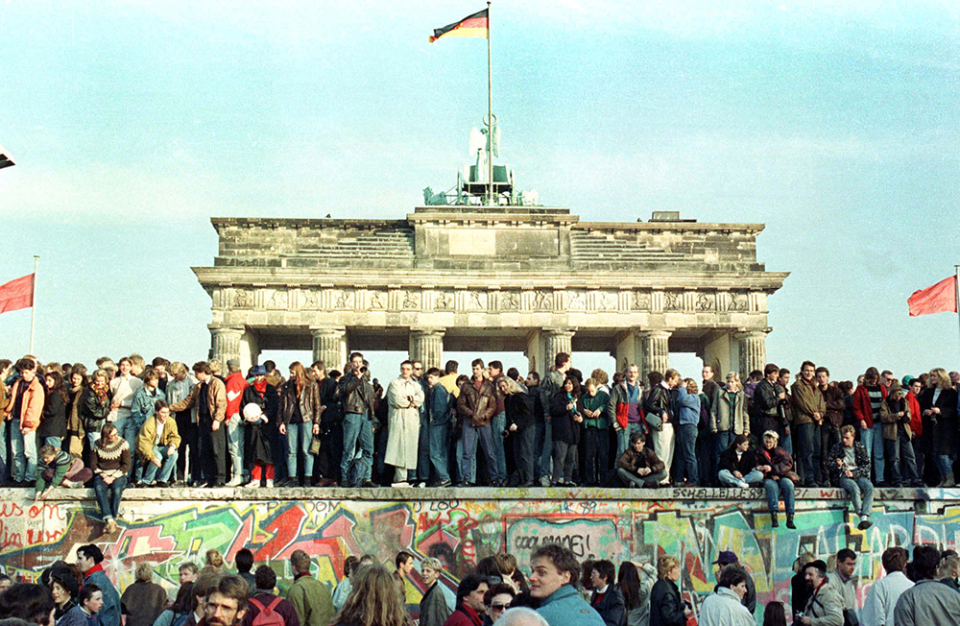 Падение Берлинской стены - фотоистории на BFM.ru