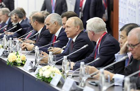 Путину пришлось успокаивать инвесторов во время ПМЭФ-2018