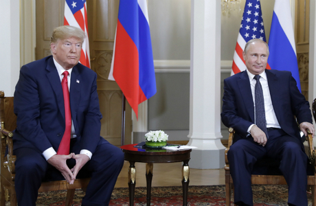 Путин и Трамп встретились тет-а-тет