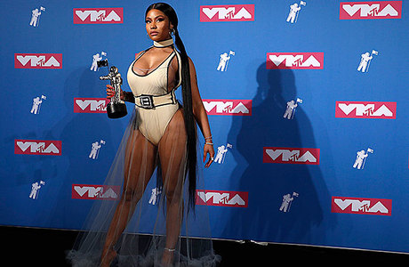 В голом виде: самые провокационные наряды звезд на премии MTV Video Music Awards