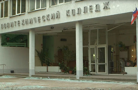 Видео расстрела керченского колледжа: стоило ли показывать убийства в эфире?