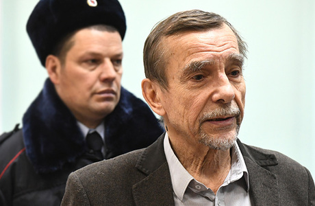 Не близкие люди: суд не отпустил Льва Пономарева на похороны Людмилы Алексеевой