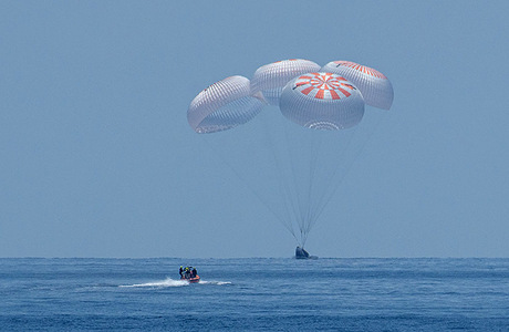 Корабль Crew Dragon успешно приводнился в Мексиканском заливе