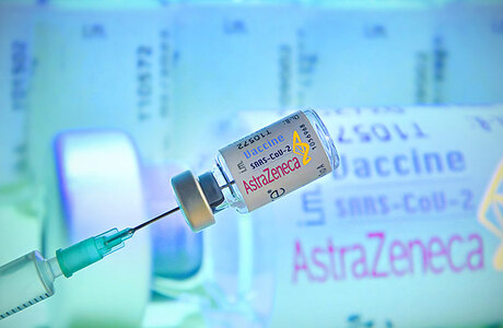 Аномалия AstraZeneca: почему вакцина компании оказалась более эффективной в малых дозах?