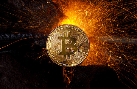 Курс биткоина обвалился на 5%