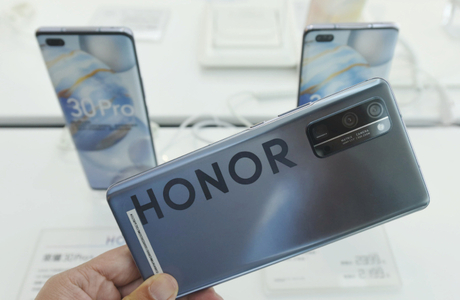 Почему новый смартфон Honor оказался без магазина Google