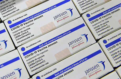 Применение вакцины от Johnson & Johnson приостановят в США и отложат в ЕС из-за тромбоза