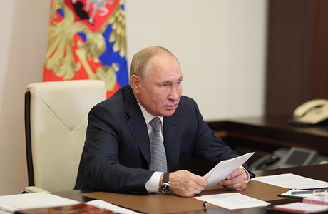 Путин допустил, что режим нерабочих дней могут продлить после 7 ноября