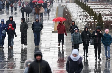 Весна не торопится в столицу, а отопление уже отключили