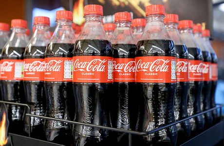 Роспотребнадзор проверит содержимое бутылок с Coca‑Cola