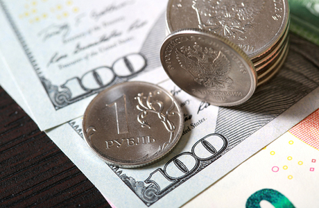 Курс доллара впервые с мая 2023 года снизился до 77 рублей