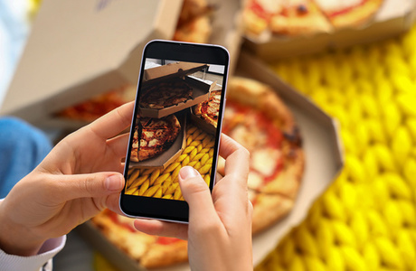 Американцы используют ИИ, чтобы отредактировать фото еды из доставки и вернуть деньги