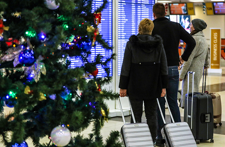 В столичных аэропортах продолжаются отмены и задержки рейсов