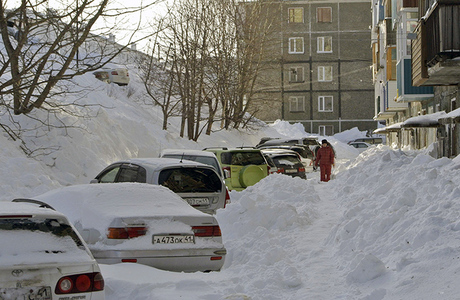 Из-за снежного коллапса на Камчатке пожарные не смогли быстро добраться до пожара