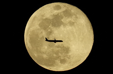 Первый лунный отель ищет постояльцев