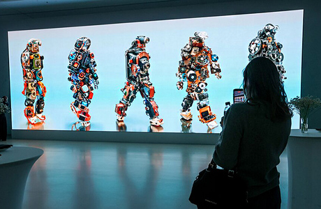 В будущее возьмут всех: в МАММ открылась международная биеннале «Искусство будущего»