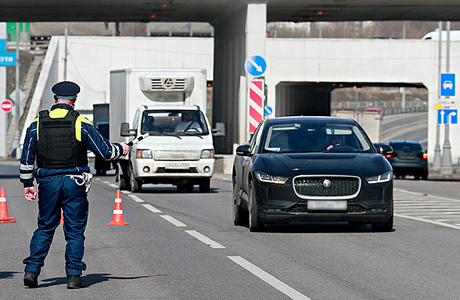 Закон о штрафах за езду без ОСАГО подписан, но исполнять его пока не будут