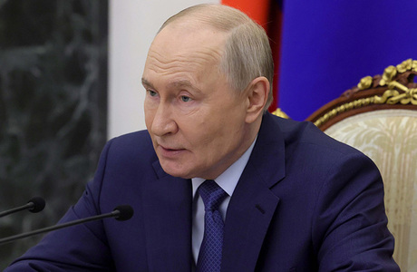 Путин отметил положительную динамику в экономике в марте