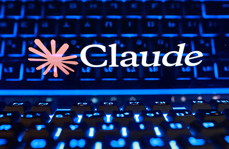 Разработчику запретили пользоваться нейронкой Claude из-за того, что у него российский паспорт