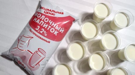 Как тут отличить настоящее молоко? Фото: ИТАР-ТАСС