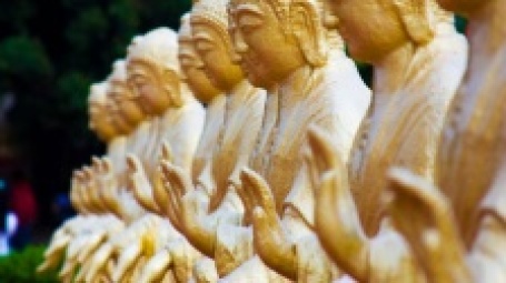 Статуи Будды. Фото: wisefly/flickr.com