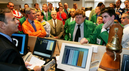 Нефтяные трейдеры на NYMEX. Фото: REUTERS