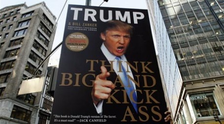 Дональд Трамп демонстрирует агрессию и к читателям, и к писателям. Фото: AFP