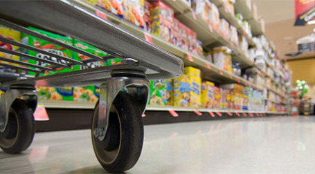 Потребители готовы тратить деньги в супермаркетах. Фото: Fred Onyango R./flickr.com