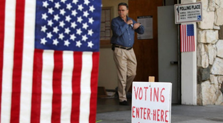 Жители Калифорнии проголосовали против сокращения расходов на социальные программы. Фото: AFP