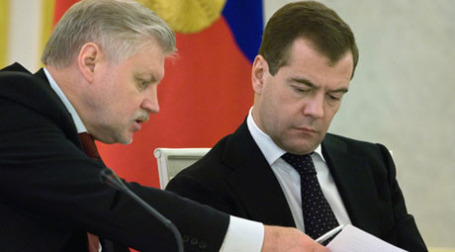 Сергей Миронов не в первый раз предлагает Дмитрию Медведеву интересные идеи. Фото: РИА Новости