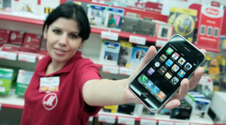 Продажа телефонов Iphone. Фото: РИА Новости
