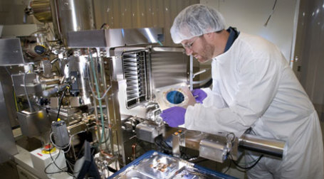 Чтобы преодолеть кризис, нужно развивать нанотехнологии. Фото: Brookhaven National Laboratory/flickr.com