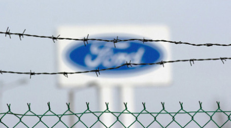 Ford уполовинивает производство в России. Фото: РИА Новости