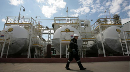 Нефтеперерабатывающий завод. Фото: rosneft.ru