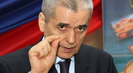 Геннадий Онищенко решил ограничить проверки прачечных и магазинов бытовой техники. Фото: РИА Новости