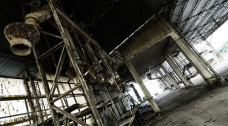 Заброшенный завод. Фото: fabien finocchi/flickr.com