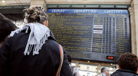 Европейцы едут в Великобританию избавляться от долгов. Фото: AFP