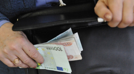 Чиновников в Ярославле учат не брать взяток. Фото: ИТАР-ТАСС