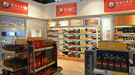 Торговля крепким алкоголем в магазинах Duty Free под угрозой. Фото: РИА Новости