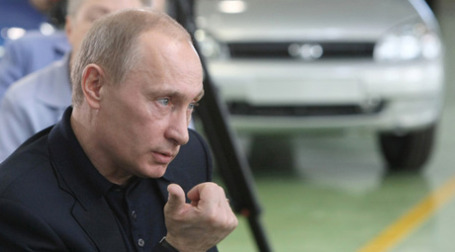 Владимир Путин требует от Renault тоже спасать ВАЗ. Фото: РИА Новости