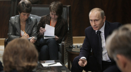 Владимир Путин (справа) по завершении официального визита в Китай ответил на вопросы журналистов. Фото: РИА Новости