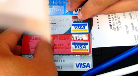 Прибыли VISA позволили ее руководству заговорить об окончании кризиса. Фото: orphanjones/flickr.com